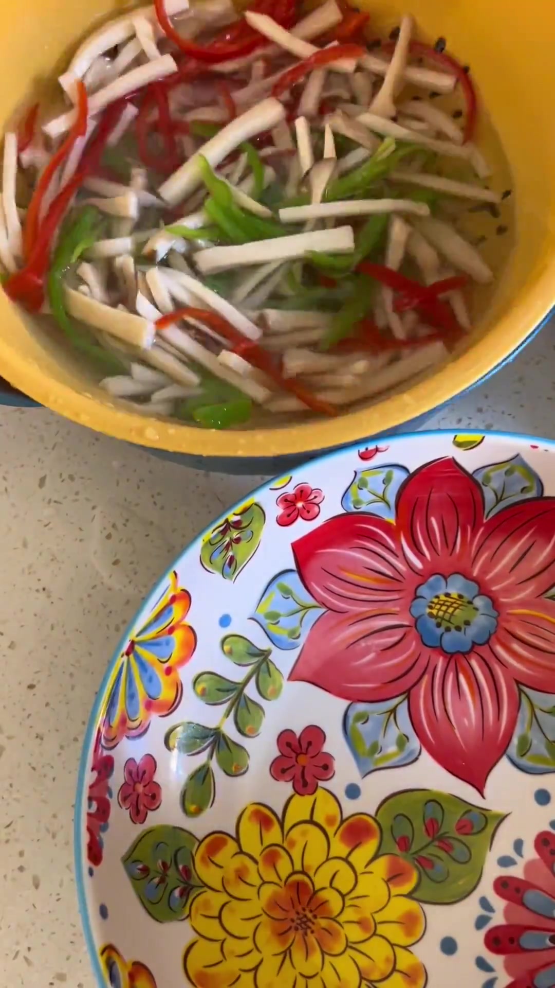 鸡腿菇凉,新疆美食