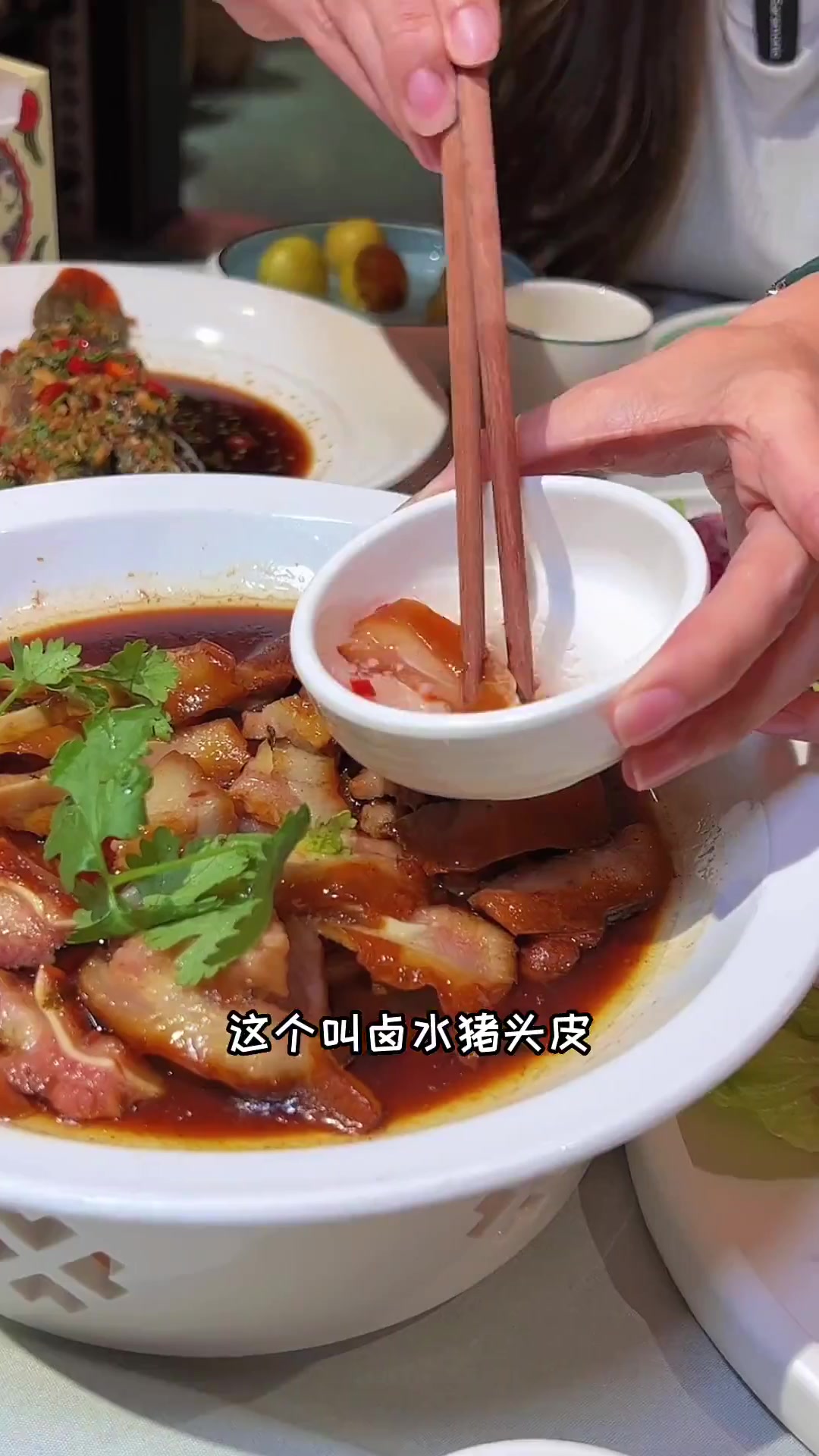 来吃这家正宗?的广式夜宵啦～气氛太棒了～