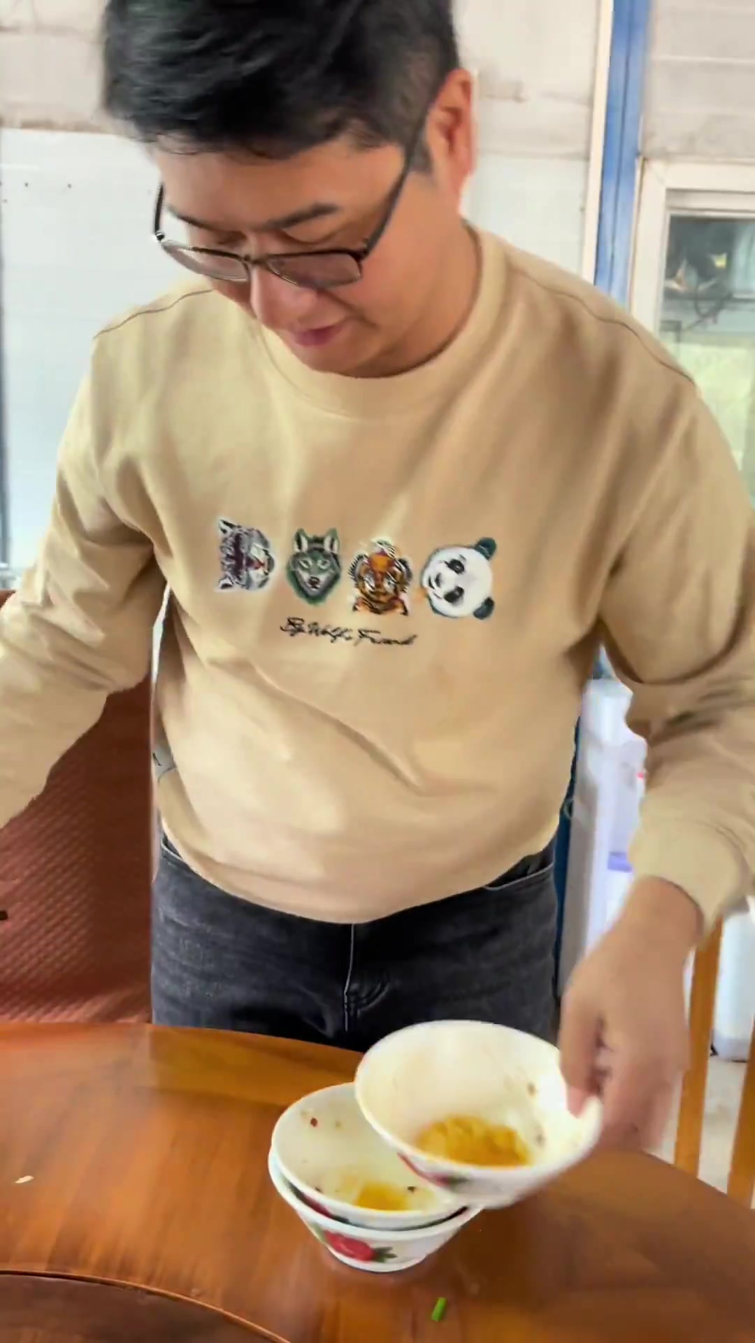 再次来到螃蟹农庄,关于吃饭的事情的分工,不管吃什么