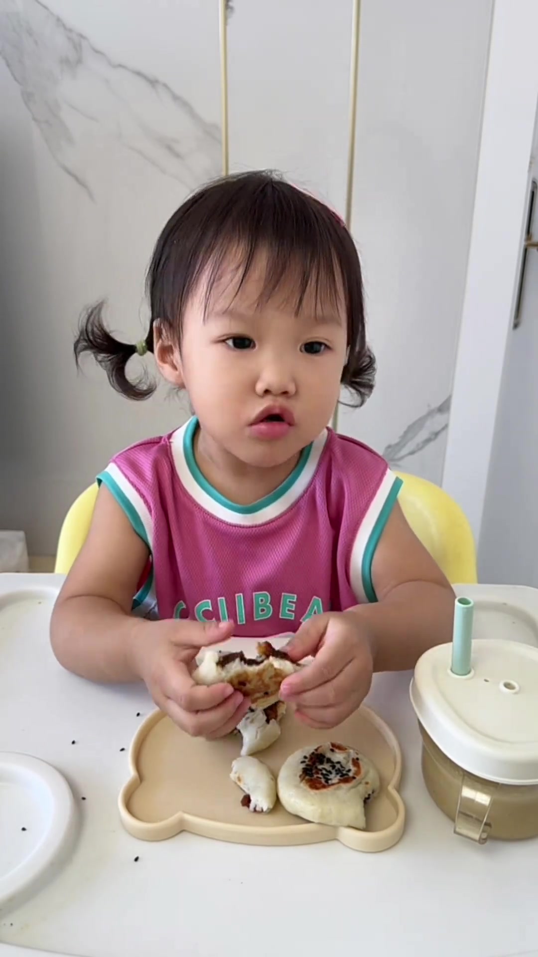 看看一岁半宝宝一天有多能吃,每天3顿辅食2顿奶