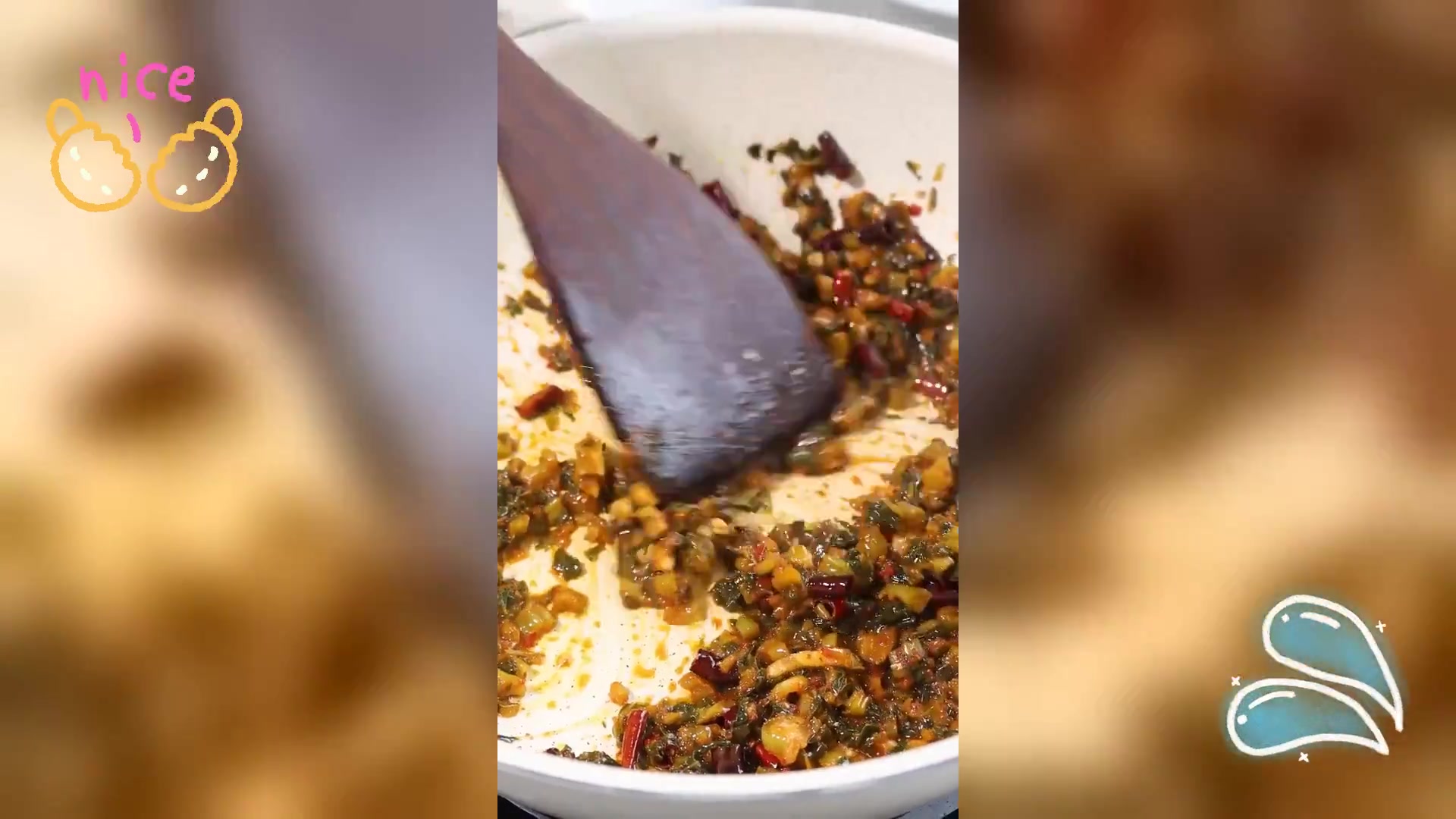 云南美食酸菜红豆汤,酸爽开胃,深受当地人喜爱