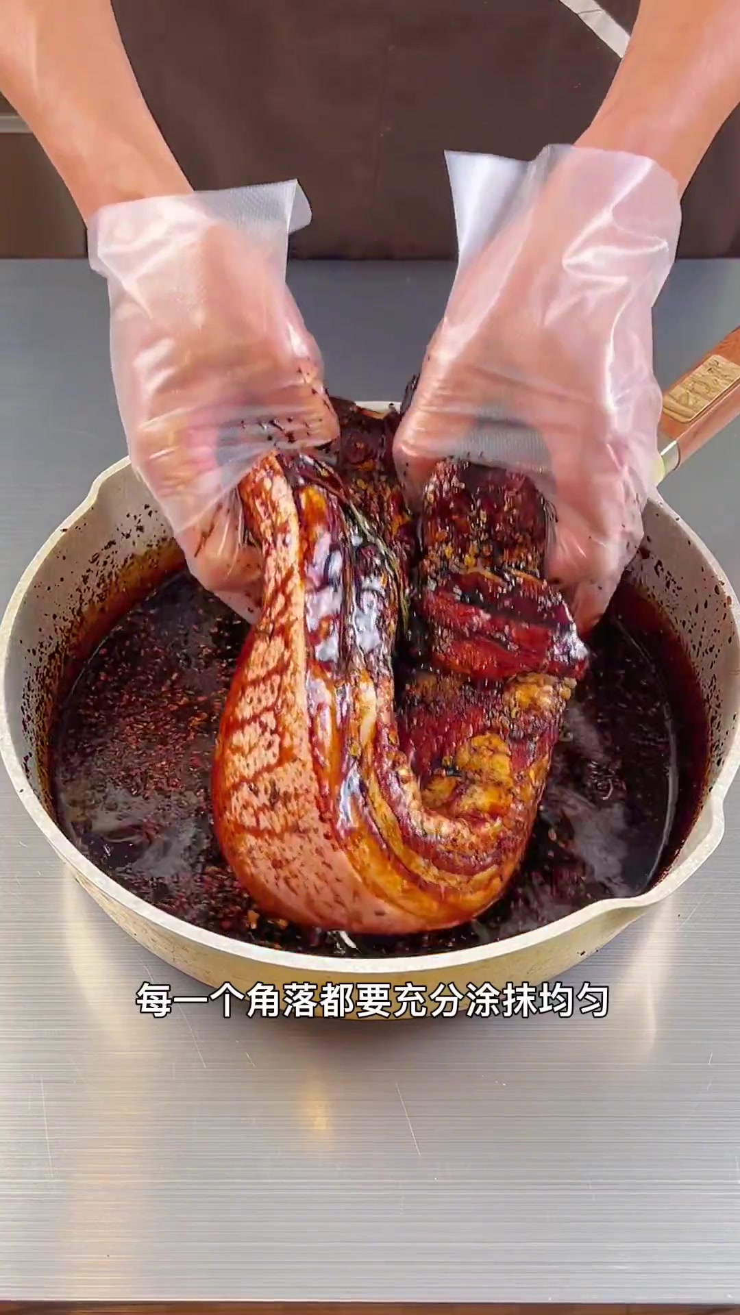 好多人喜欢吃酱油肉,但不知道做法,其实很简单