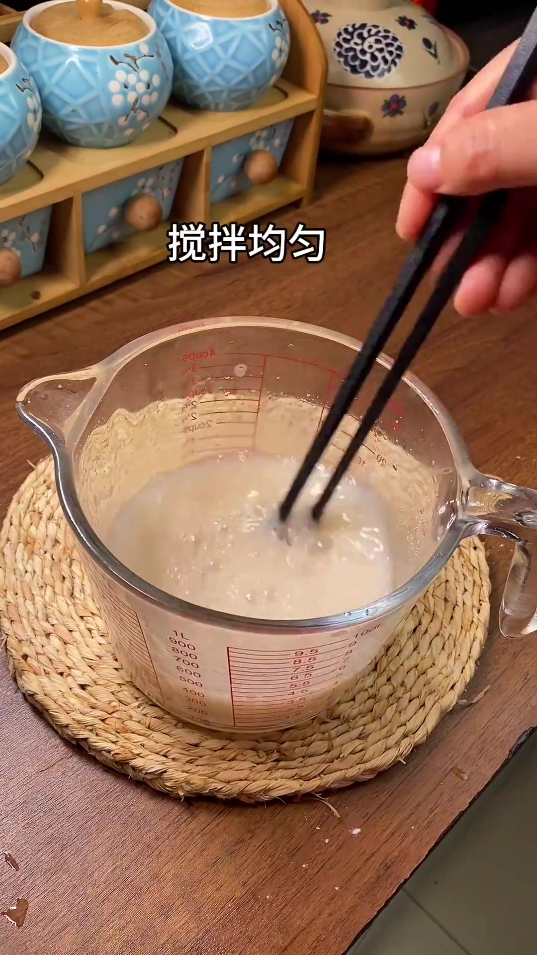 早餐店的香菇青菜包,自己在家做其实挺简单的,今天连蒸了两锅