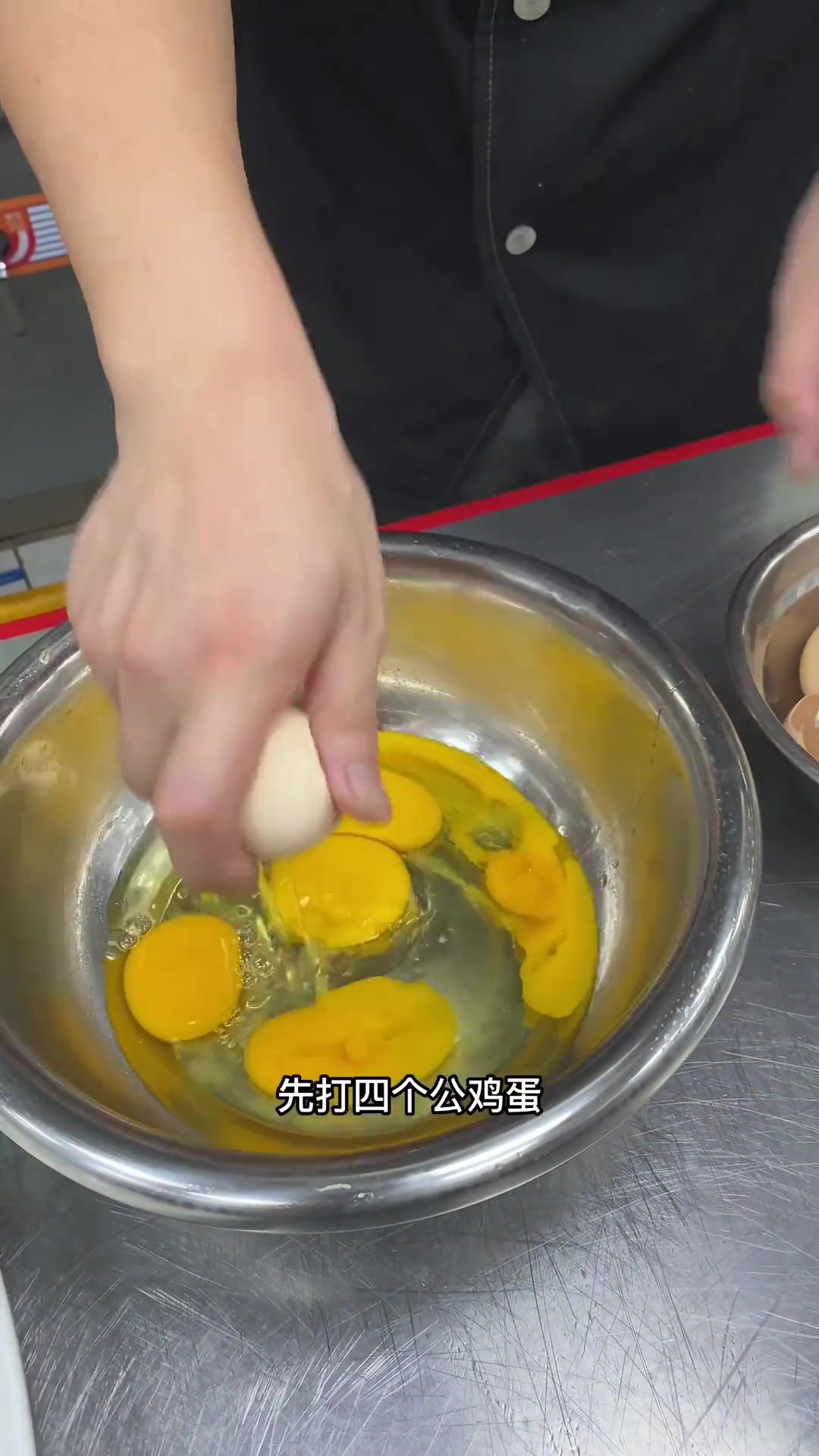 新来师傅做一道粤菜经典芙蓉蒸蛋做得一塌糊涂!