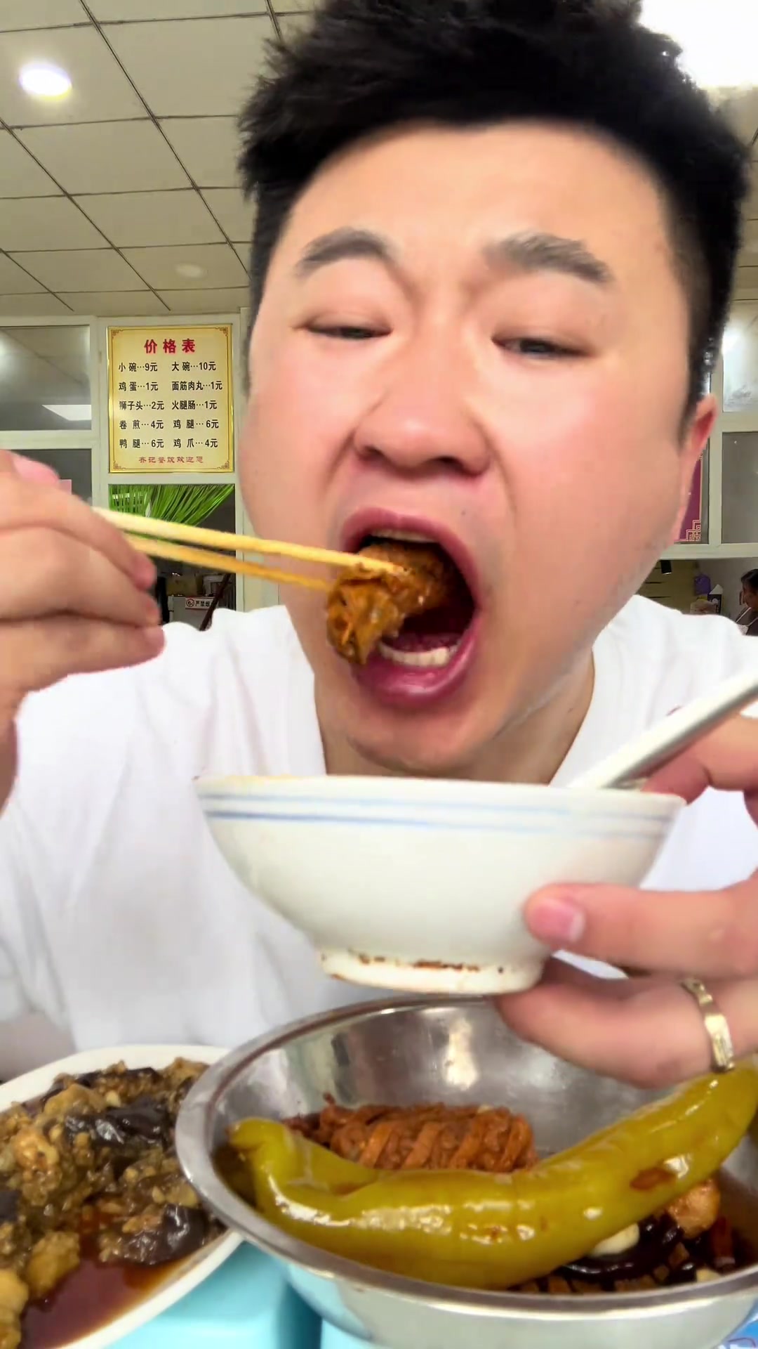 古有诸葛亮三顾茅庐,今有兰义三顾甏肉干饭?