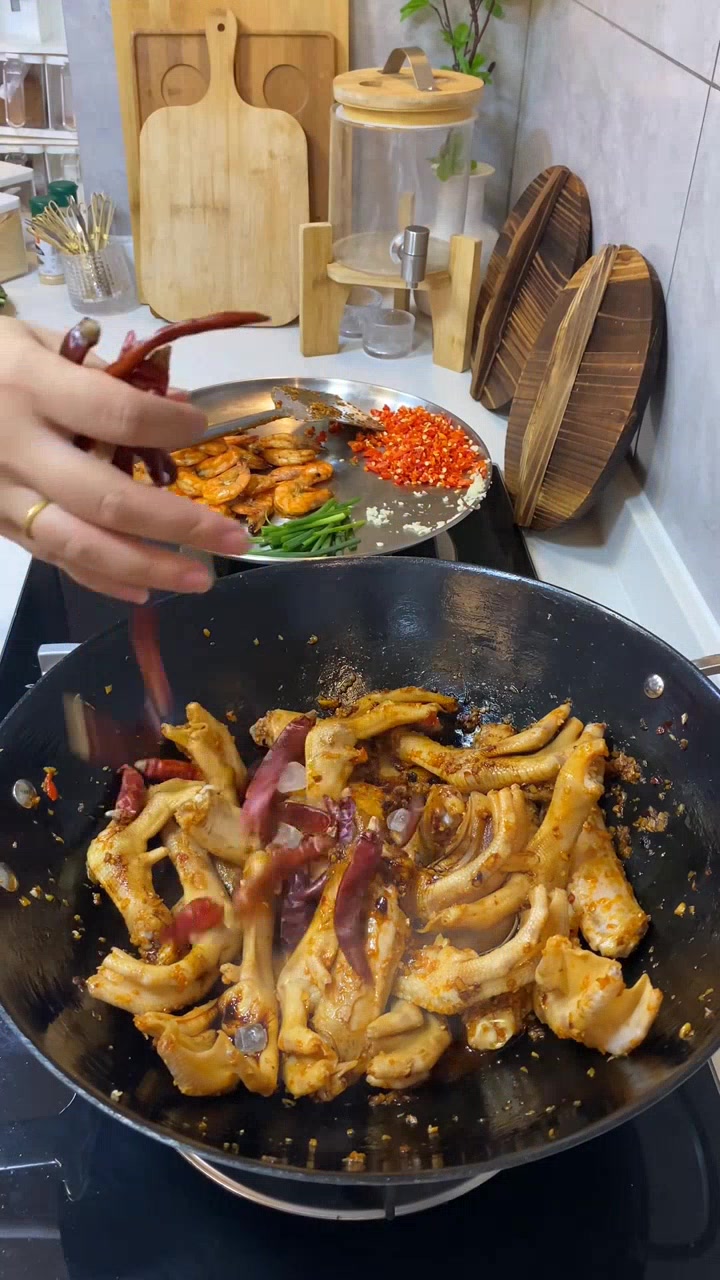 大虾鸭爪煲,二人食超满足