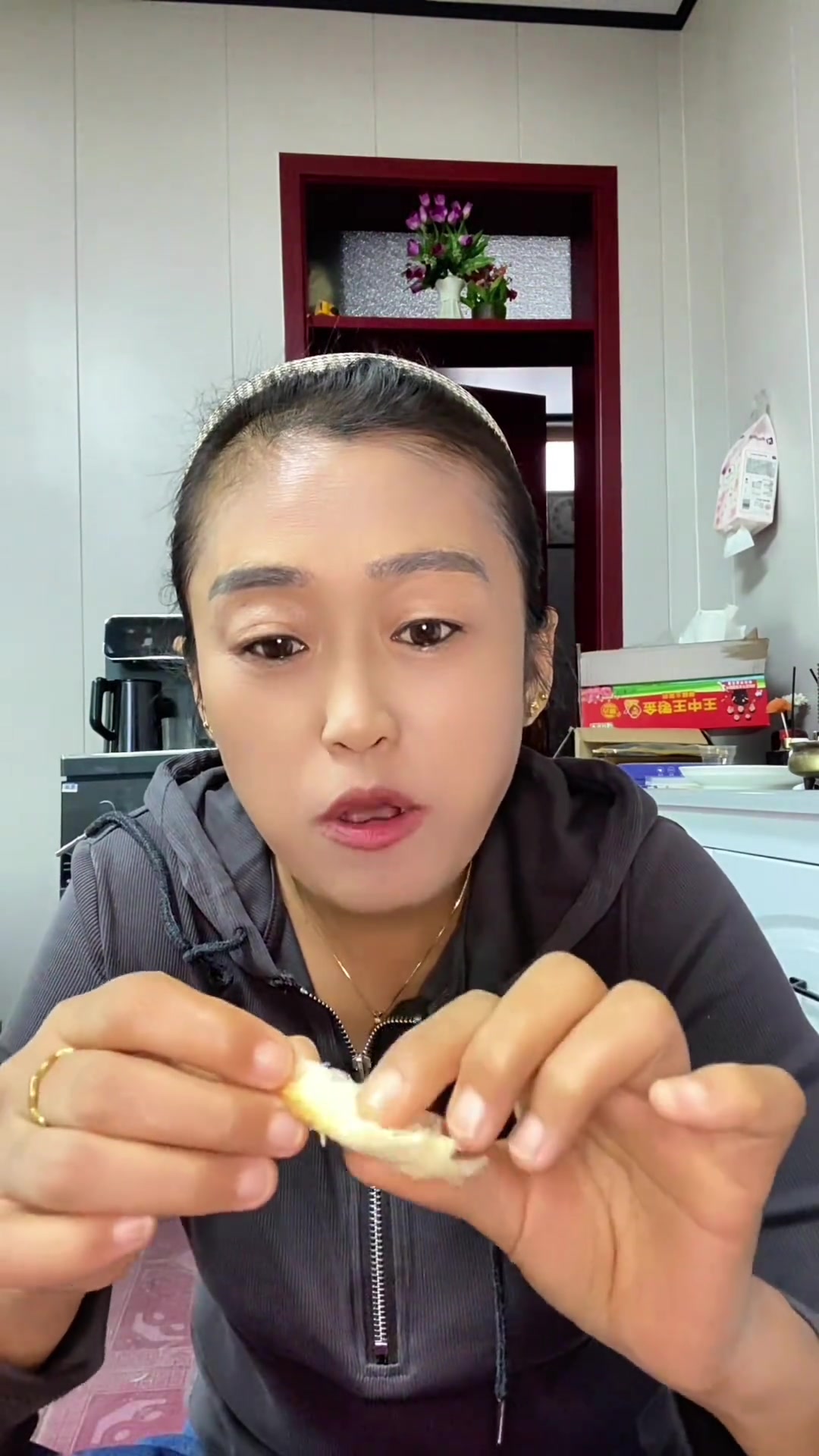 现做现发都是新日期,鸿一千层手撕面包,松软香甜,微甜不腻