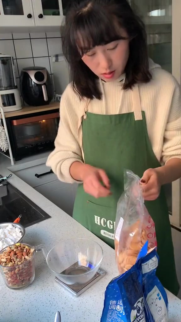 八寸戚风蛋糕做法,快快在家做起来吧