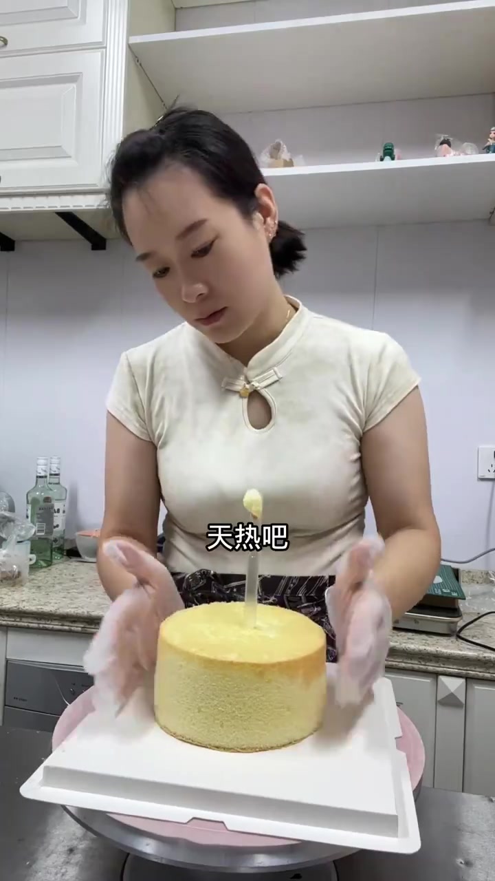 一根吸管就能稳固一个蛋糕,夹心脆尤其小朋友好喜欢