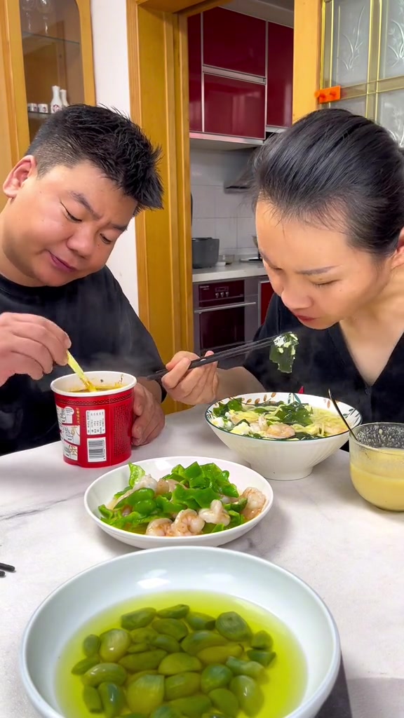 青椒炒虾仁 家常便饭吃得香