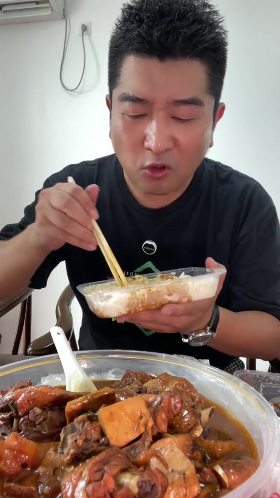 红烧全鸡+汤泡饭 谁能顶得住