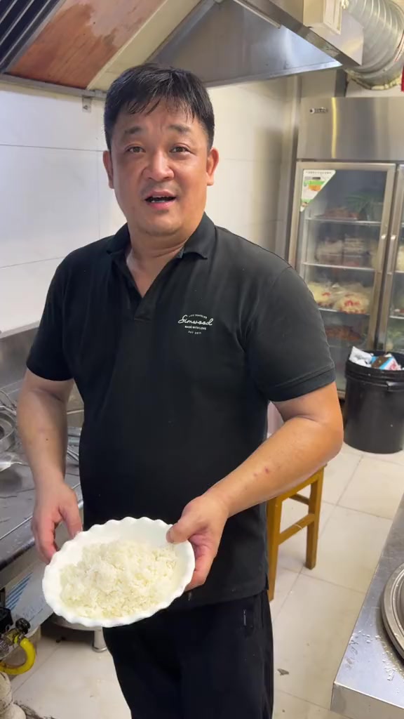 嘉兴人早上必备的泡饭配点小菜酱油姜舒舒服服