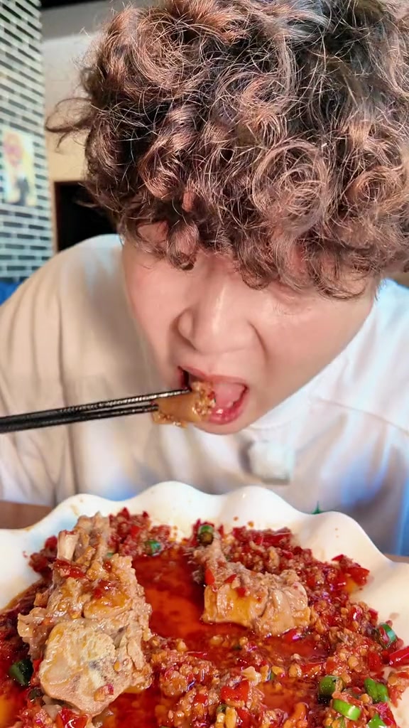 全国的鱼香肉丝有无数个做法,但还是原始版本最抓我的胃
