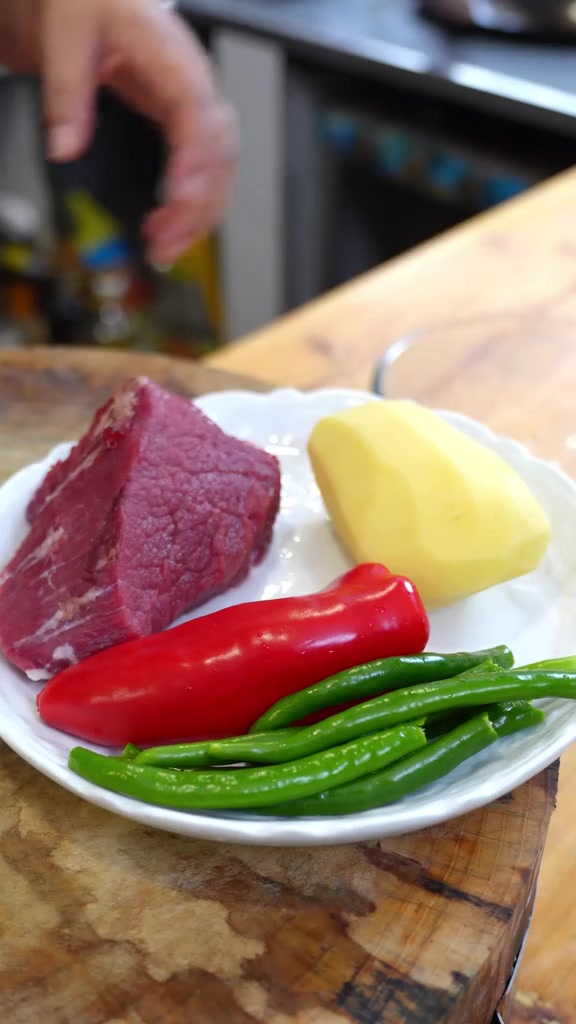 这个土豆丝牛肉好下饭哟!