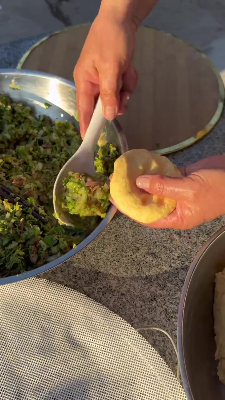 油滋拉菜团子,你能吃几个?