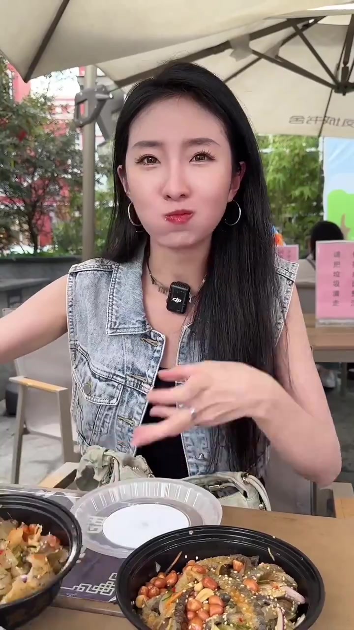 今天才知道顺德已经把凉拌鱼皮玩出花了,原来鱼皮也可以这样吃