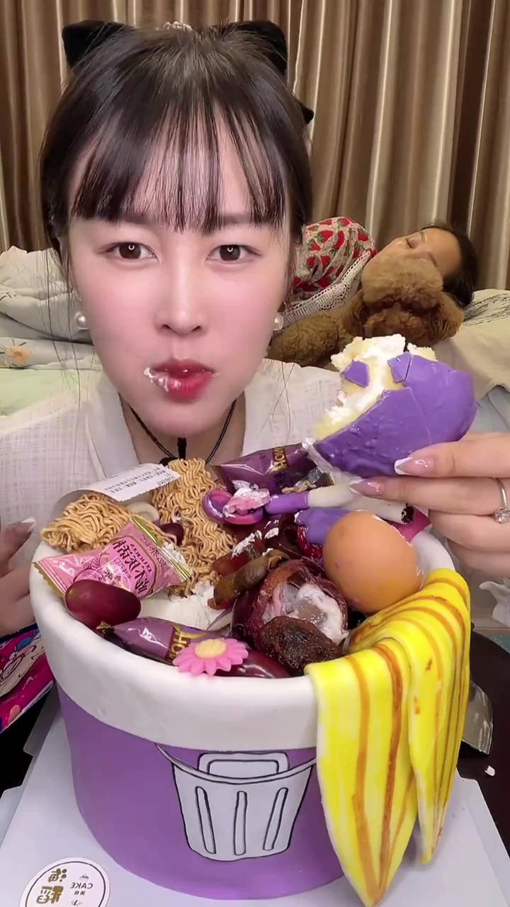 婆婆太烦人了!垃圾桶蛋糕