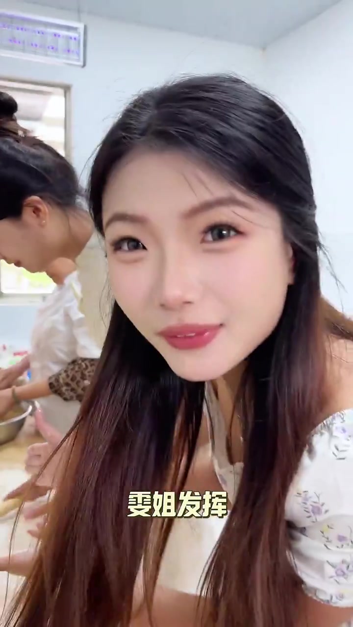 这个秋天总要来趟龙袍吃蟹黄汤包吧