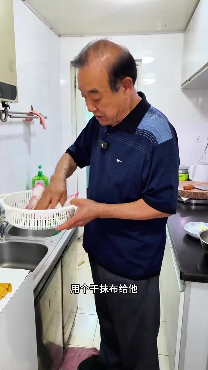 中秋刚过,在家做个家庭版「炒芸豆角」,吃点素的