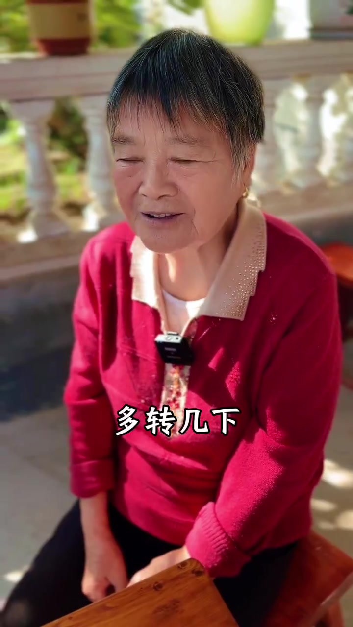 葱花油烙馍 不用发面也能做出柔软起层的葱花油烙馍,做法很简单