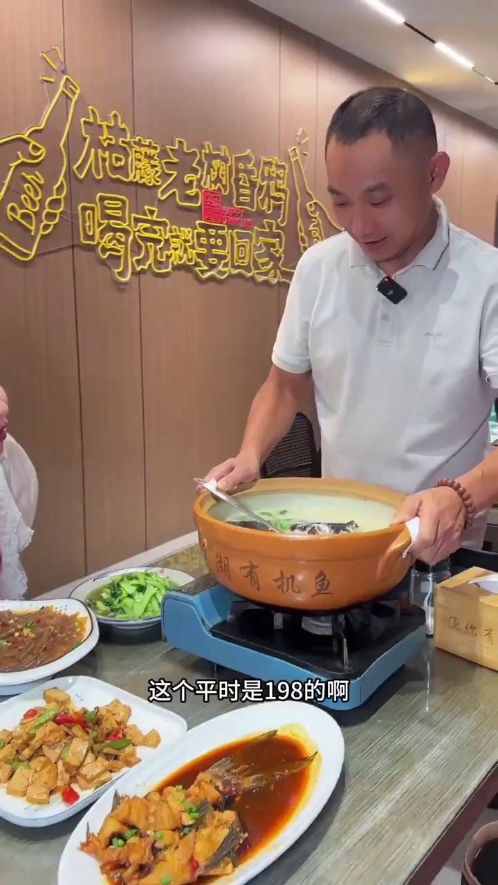 来千岛湖玩,本地人都推荐鱼街