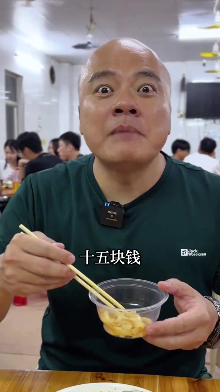 化州很有名的香油鸡!来到一定要尝尝,不然真白来!