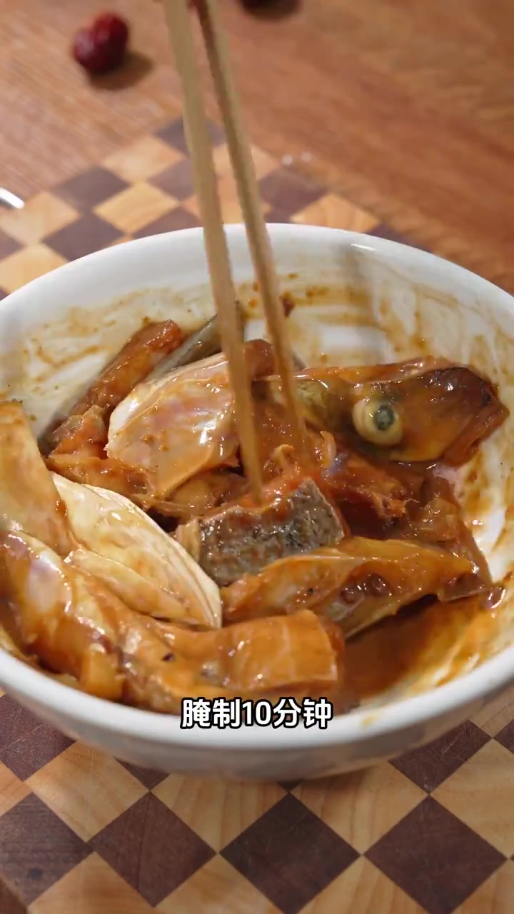 广东大排档的招牌菜,啫啫鱼头,鲜香嫩滑