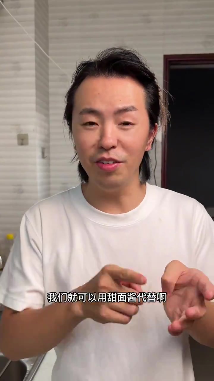 没有人能拒绝的重庆鸡公煲,鸡肉滑嫩配菜吸饱了汤汁