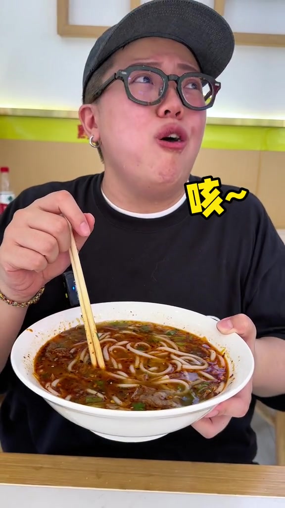 来自贵州的花溪牛肉粉,一口汤直接爱上,怎么可以这么好吃?