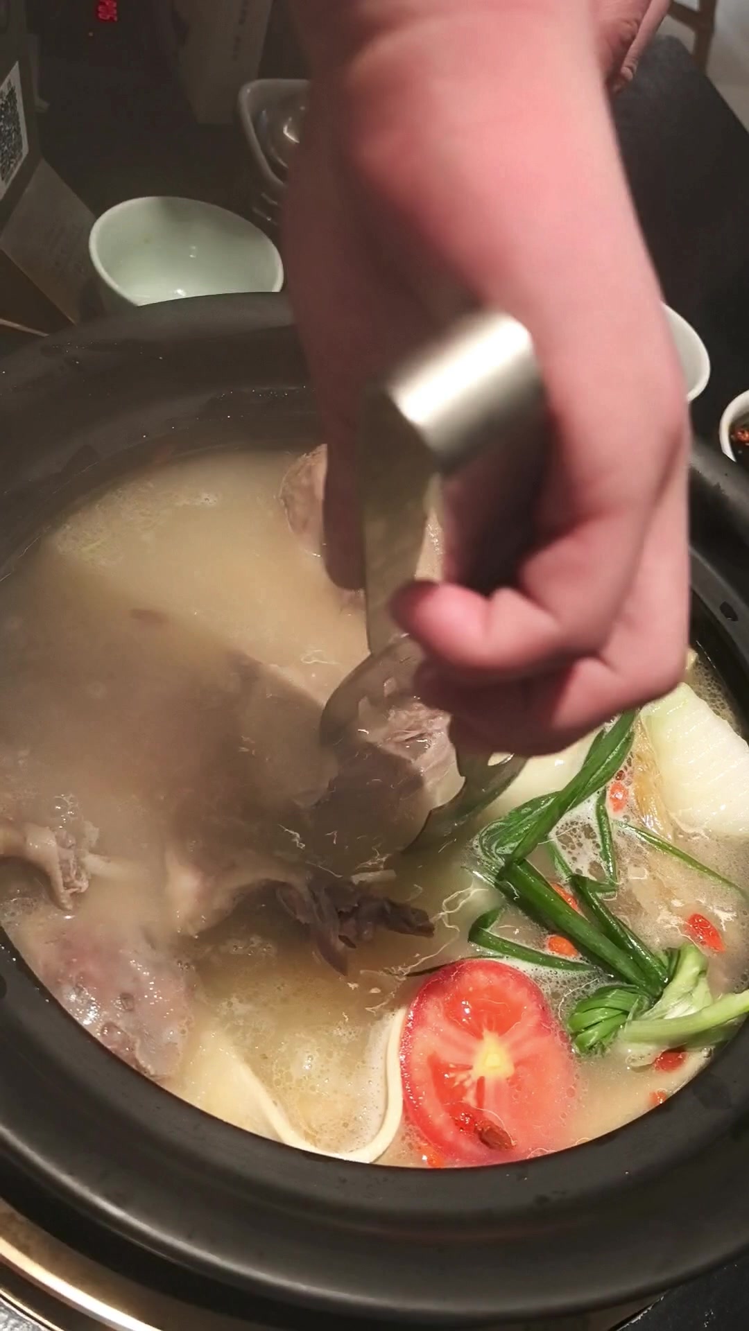 杭州东站正前方的老鸭集很好吃