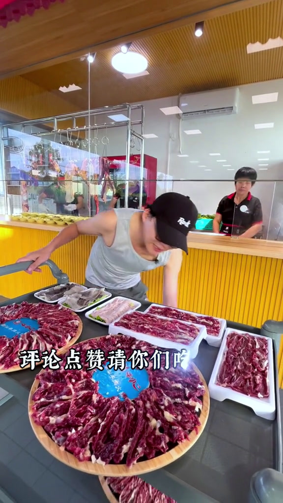 开在牛厂旁边的牛肉火锅,该有多新鲜就有多新鲜