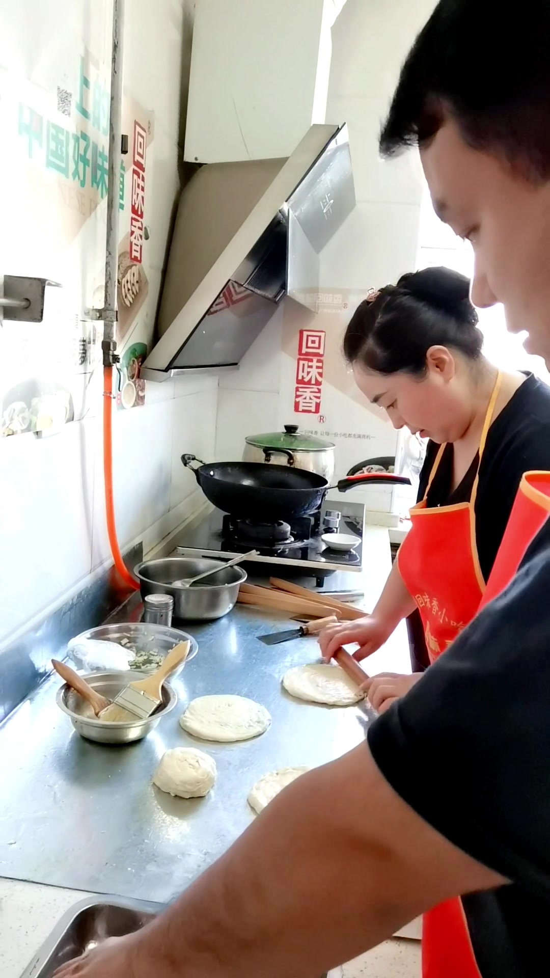 独特配方,千层饼葱花饼酱香饼油条早餐早点培训,让你技高一筹