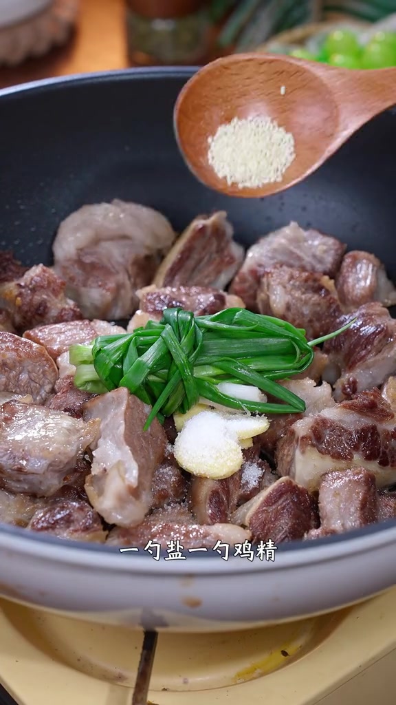 炖牛肉的秘诀,汤鲜味美,比豆腐还嫩,软烂入味不塞牙