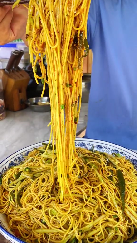 不吃碗凉面,都对不起重庆40℃的天气