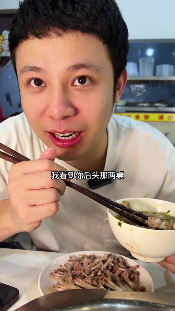 垫江自助鸭掌汤锅,一天嗦了一年的量!根本停不下来!