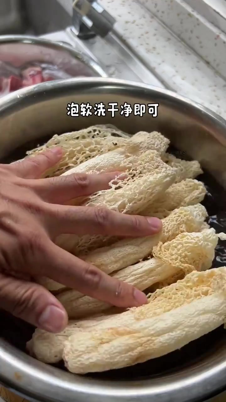 不一样的椰子鸡 试试这样做的竹荪椰子鸡