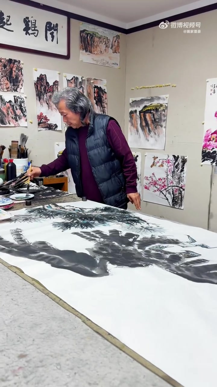 “大野雄风” 吾喜“特立独行”,写“笔墨豪情”。墨豪:陕西省韩城市人,现定居北京宋庄画家村