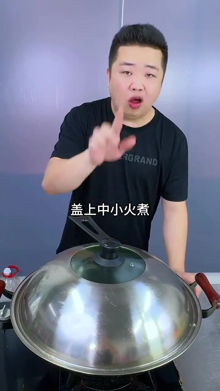 有锅巴的炒饭吃起来才香!喜欢吃苦瓜的这苦瓜炒饭真可以试试