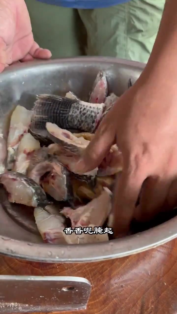 臭豆腐煮鱼 今天又香香呢煮一锅臭豆腐煮鱼 闻着虽然臭