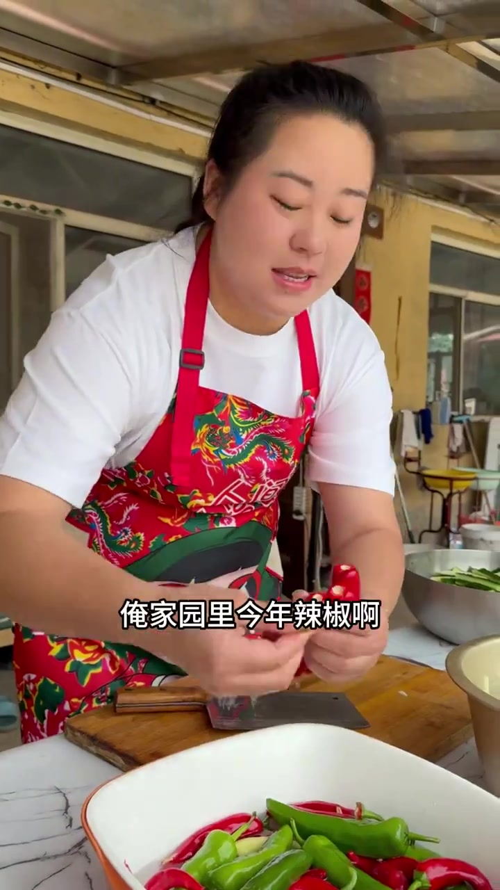 小院的菜都下来了,太多了吃不完,做点小黄瓜咸菜