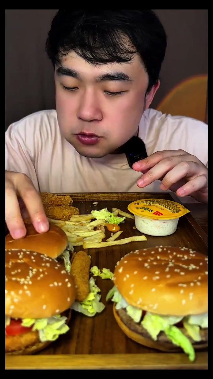 今天来个汉堡局