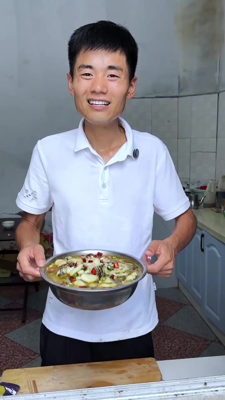 今天给老婆买了秋天的第一杯奶茶,没想到她这么开心?