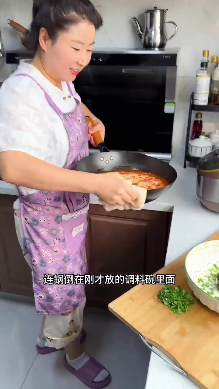 俩娃要喝的西红柿紫菜蛋花汤味道鲜美的很