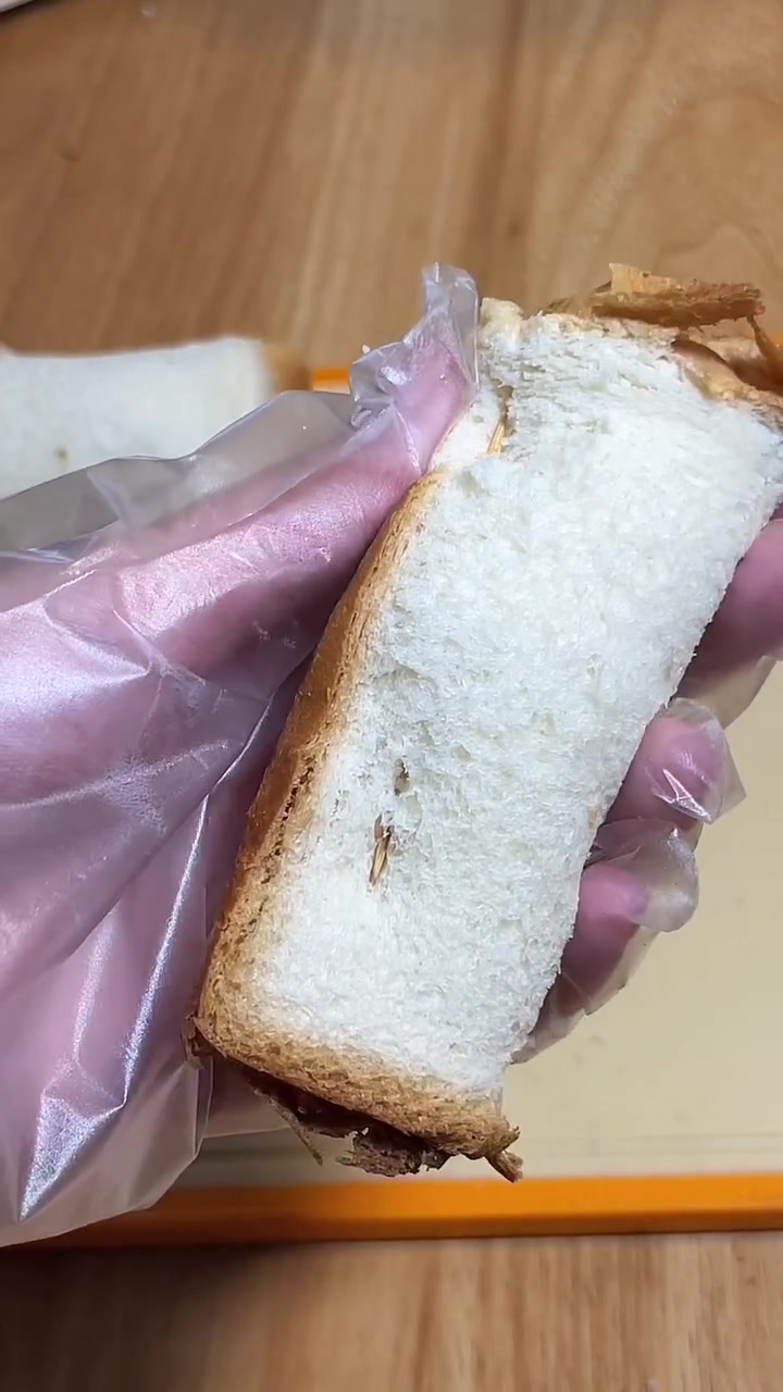 没想到面包片这样做会这么好吃!芝士吐司卷,快试试吧!