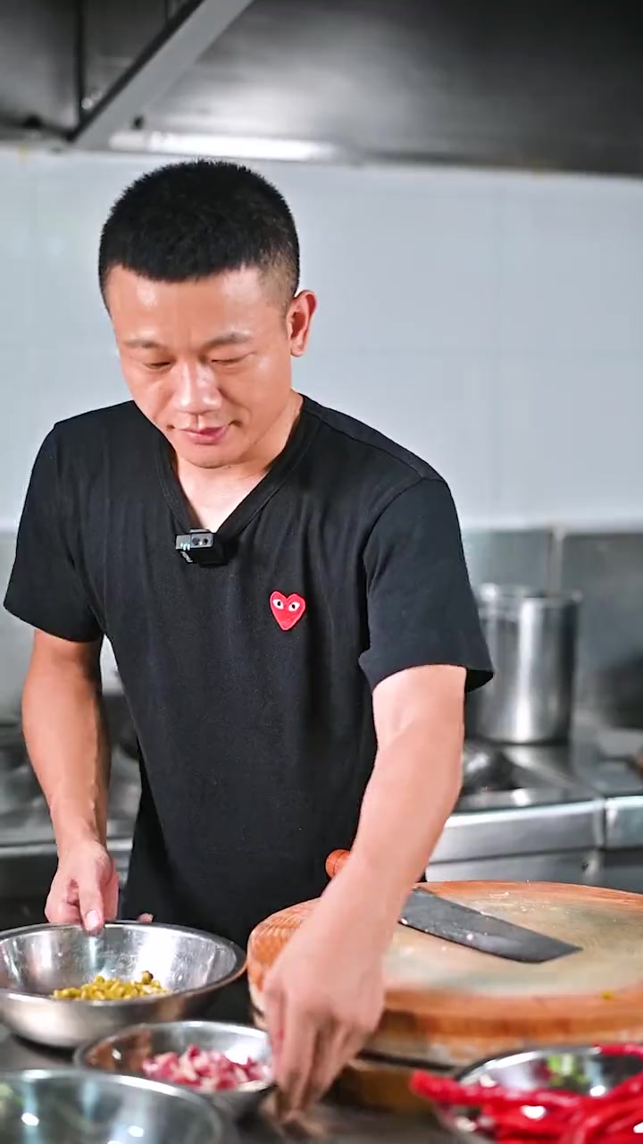 酸豆角炒鸡杂 上次做的酸豆角可以吃了