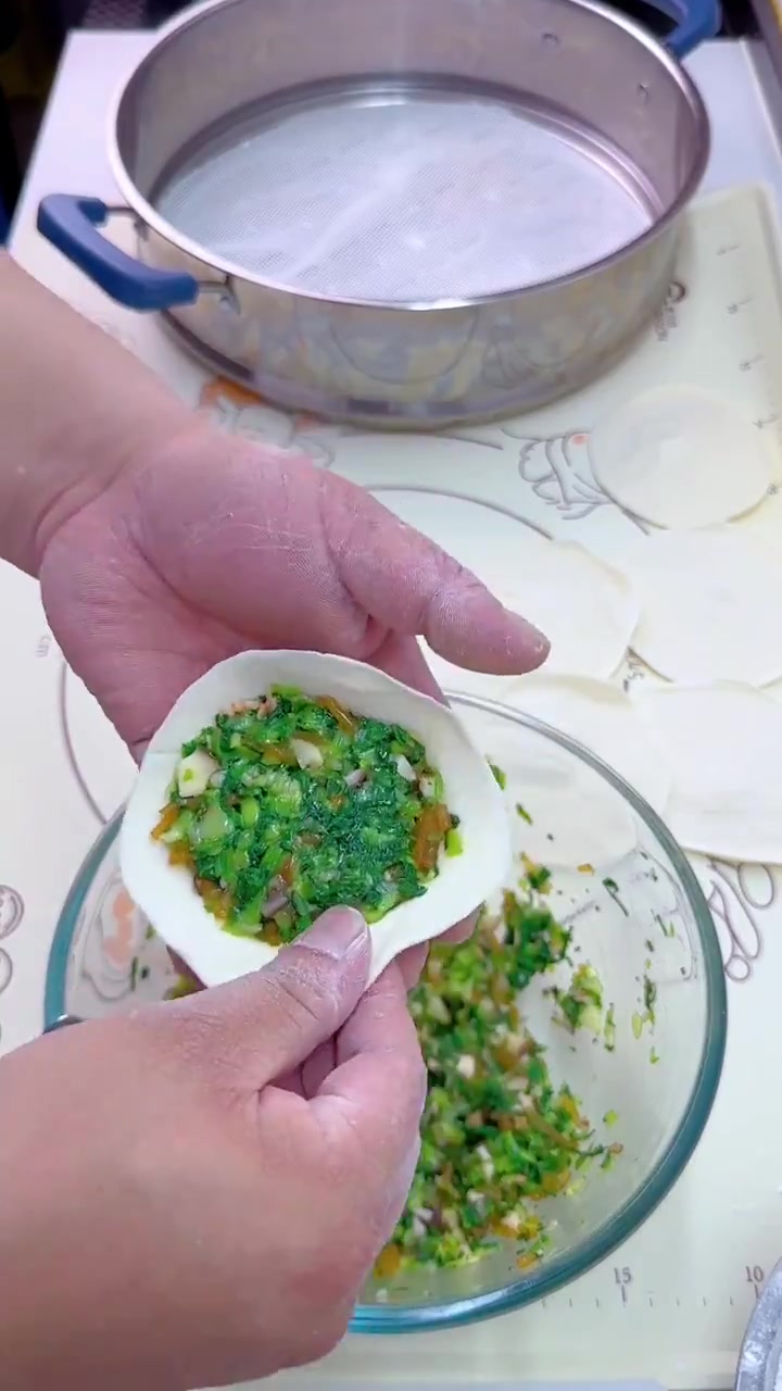 香菇油菜粉条馅大包子