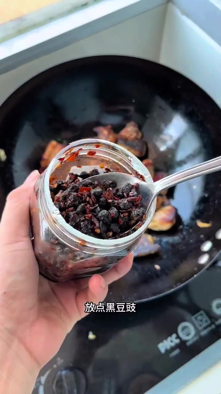 湖北人很喜欢吃鱼 今天做一个好吃的香辣鱼块 外酥里嫩好香啊