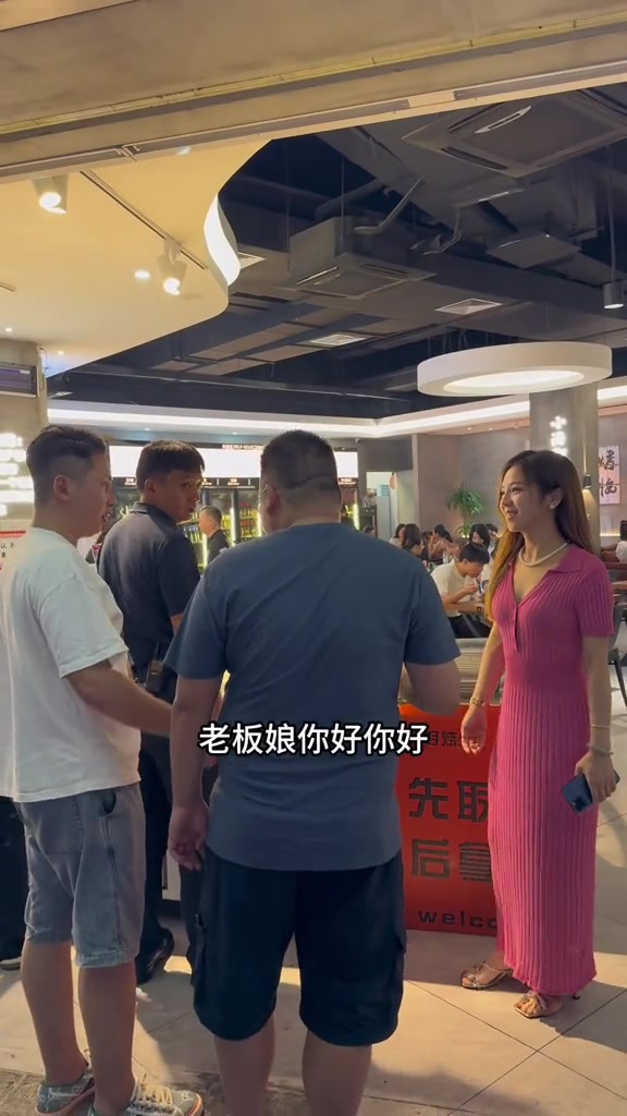 鲜活生猛烤鳗鱼,肉质非常细腻入口即化!