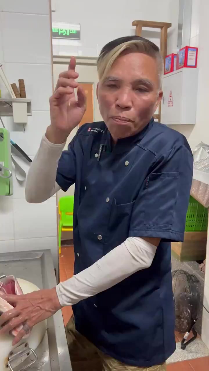 整个鱼头不斩开煲,才是真正靓汤!斩开不如不煲