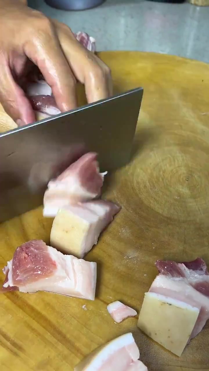 芋头仔蒸五花肉,软糯入味,真的好吃